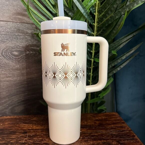 Stanley The Quencher H2.0 Flowstate Tumbler 40 oz in Cream Gloss Deco. NIB! - Picture 4 of 11